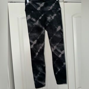 Varley Charcoal and White Tie-Dye Leggings